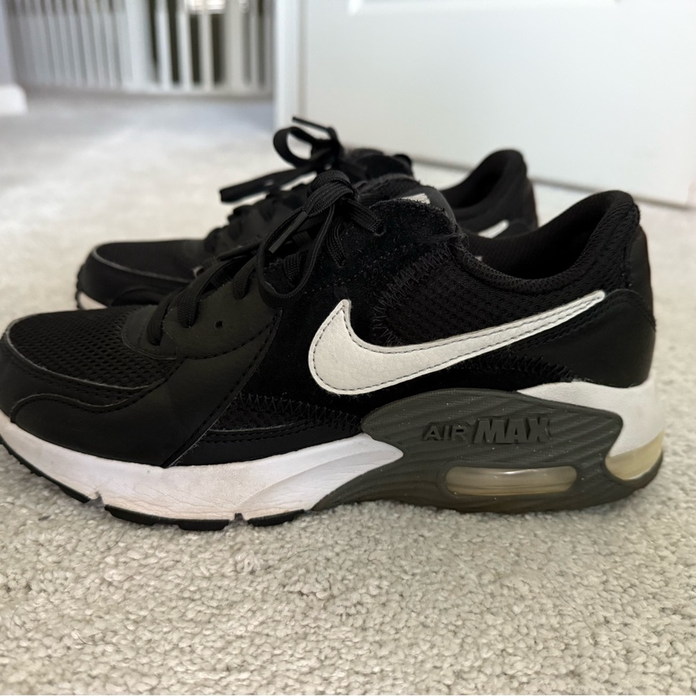 Nike Air Max Black and White Athletic Shoes